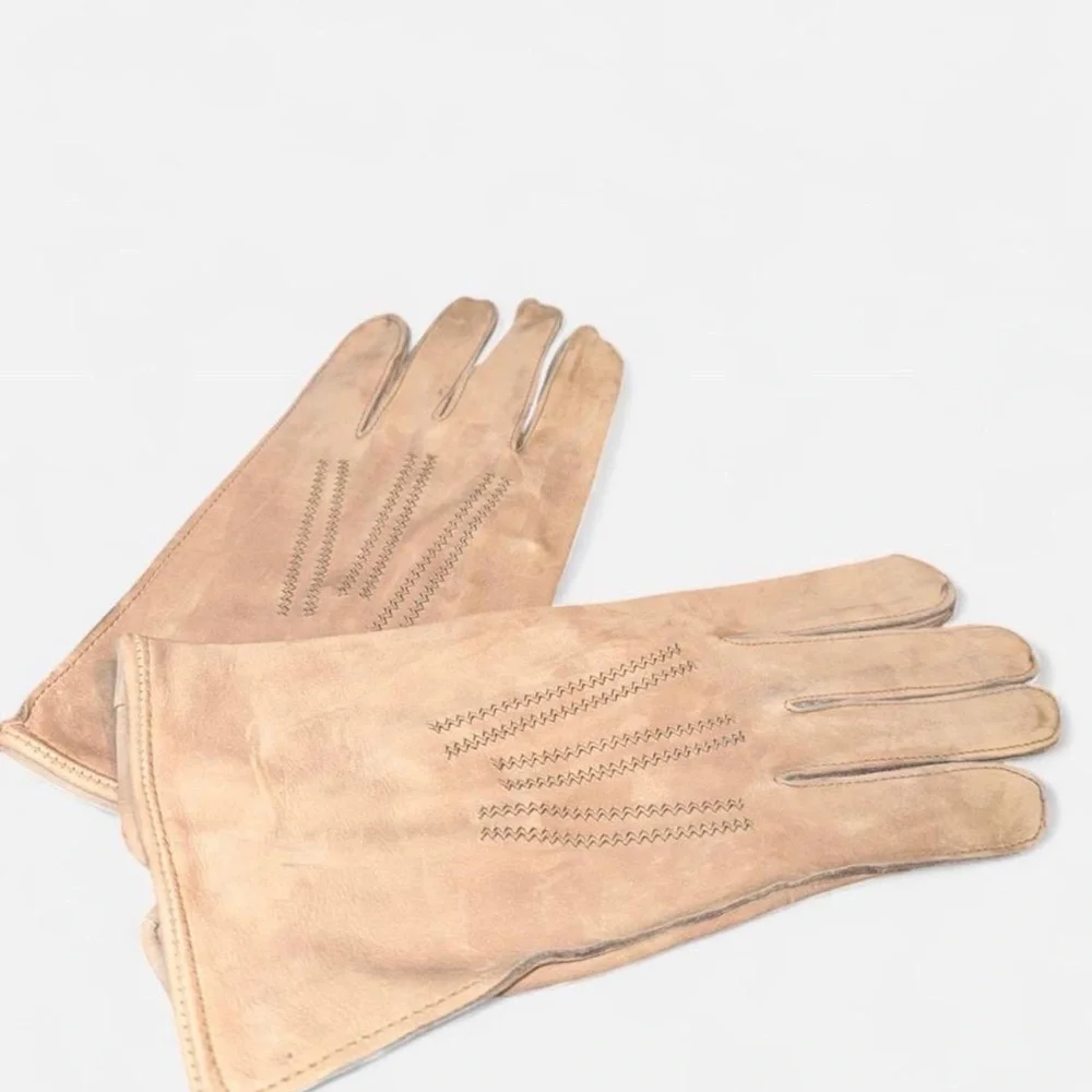 Vintage 1960s 1970s Lambskin Gloves Made in Czechoslovakia Women’s M 7.5 Button